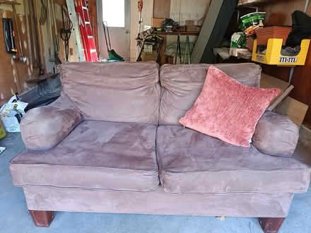 Photo of free Love seat (Beacon Hill Ottawa) #1