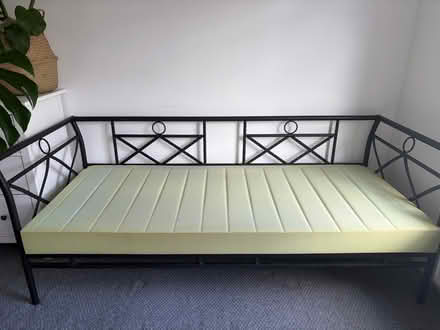 Photo of free Single day bed / sofa bed with two mattresses (Stroud Green N4) #3