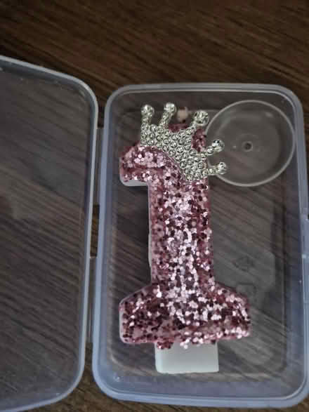 Photo of free 16 candle pirk glitter silver crown on (Elton BL8) #2