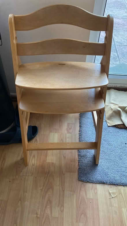 Photo of free Childrens chair (Tooting SW17) #1