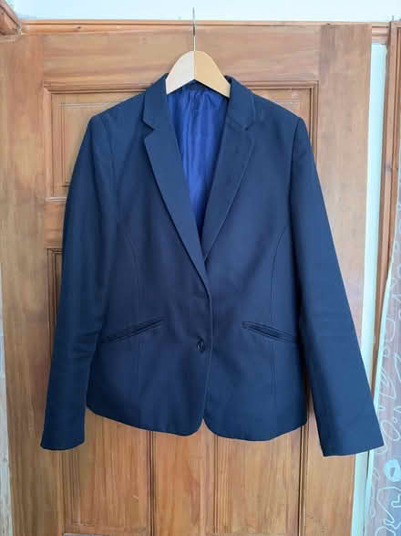 Photo of free Girl's dark navy blazer (Sanderstead CR2) #1