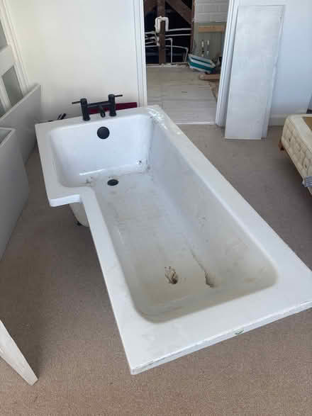 Photo of free Bath tub (Upper Sydenham SE26) #1