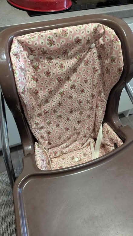 Photo of free Vintage high chair (NG241) #2
