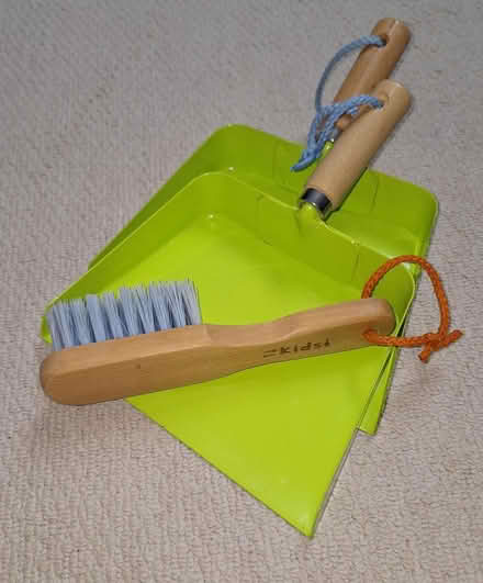 Photo of free Kids'ust pans and brush (Wimbledon SW19) #1