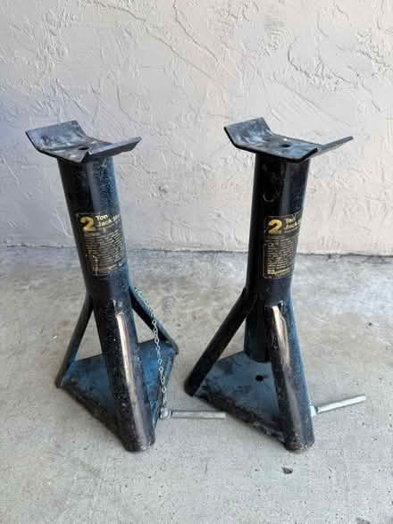 Photo of free 2 Ton Jack Stands (Highway 85 & El Camino) #1