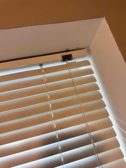 Photo of free Small blind (Kingston KT1) #2