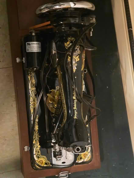 Photo of free Vintage sewing machine (North Seattle) #2