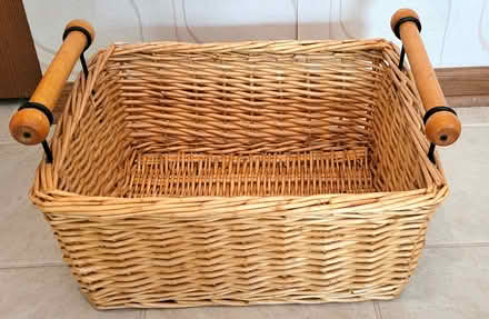 Photo of free Basket with handles (Prospect Heights) #1