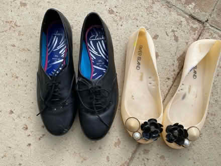 Photo of free Girls shoes 3.5 (Woosehill RG41) #1