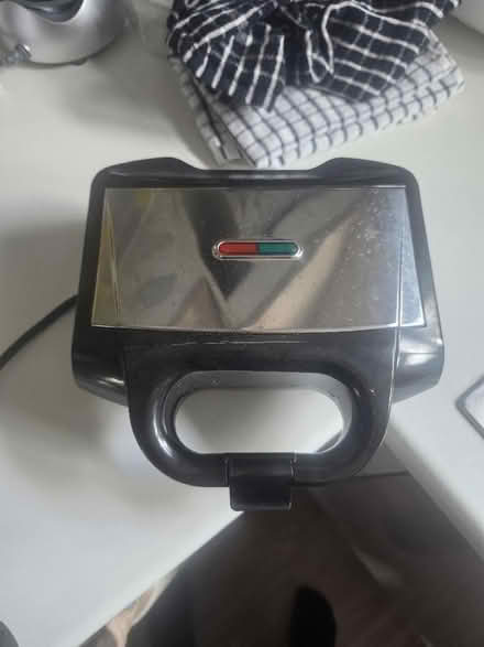Photo of free Tesco sandwich toaster (Yate BS37) #1