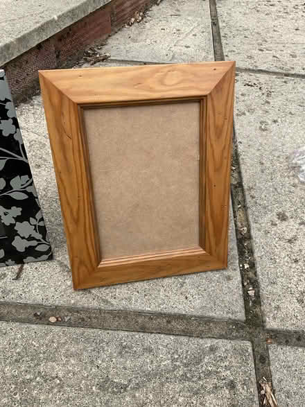 Photo of free Three Small Picture Frames (RG30 Tilehurst) #3