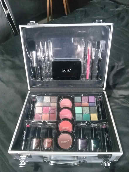 Photo of free Make-up Box (Osmondthorpe LS9) #1