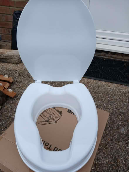 Photo of free Raised Toilet Seat (Chesham HP5) #1