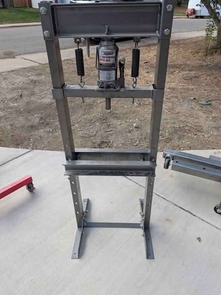 Photo of free Hydraulic press (Gunbarrel) #1