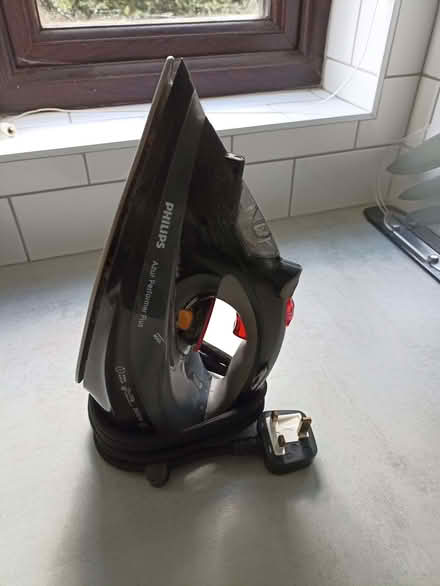 Photo of free Iron (steam function doesn't work) (Newton Longville MK3) #1
