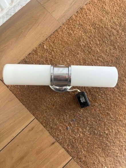Photo of free Bar light (South Wimbledon SW19) #1