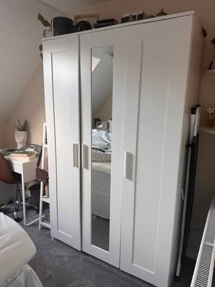 Photo of free Wardrobe for diy or parts (Mk45 1sh) #1