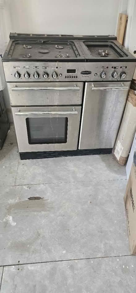 Photo of free Large oven (Elmer's end BR3) #1
