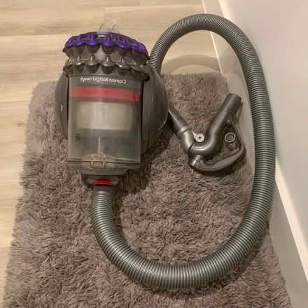 Photo of free Dyson vacuum cleaner (Barons Court W14) #1