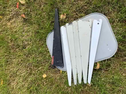 Photo of free Spur shelving brackets various (Dunfermline KY11) #4