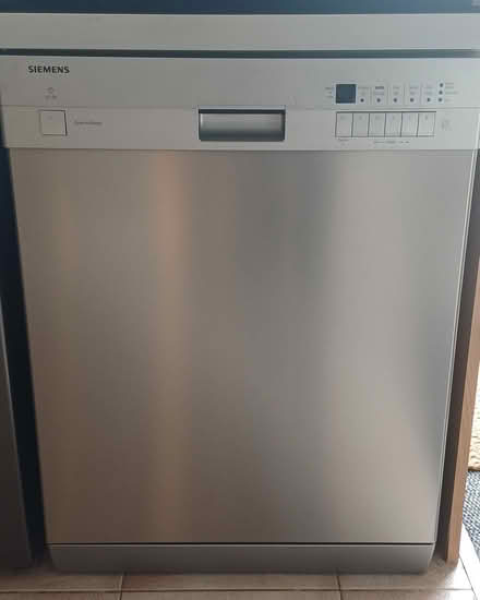 Photo of free SIEMENS free standing Dishwasher (Chinnor / Radnage OX39 4) #1