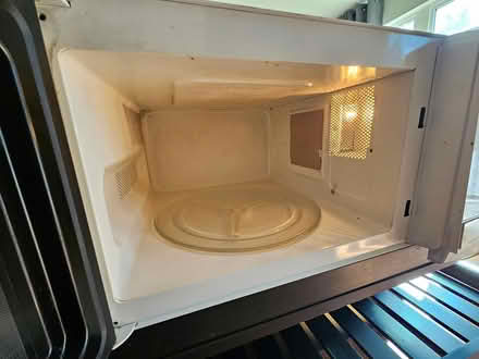 Photo of free Large 1100 watt microwave oven (Tukwila) #1