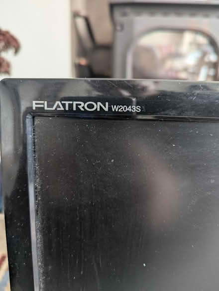 Photo of free LG LCD monitor with cables (Chorley SK9) #2