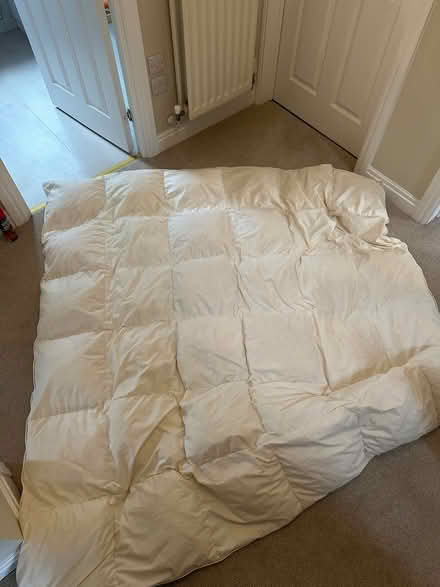 Photo of free feather quilt 1.8mx1.8m (Fleet GU51) #1