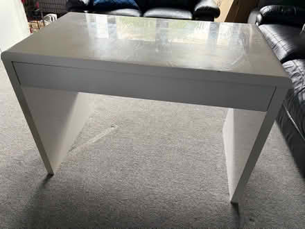 Photo of free White desk with 1 drawer (Hazel Grove SK7) #1