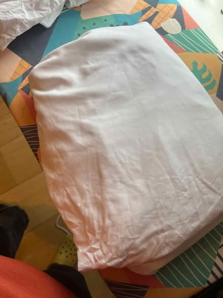 Photo of free King white fitted sheet (Penge SE20) #1