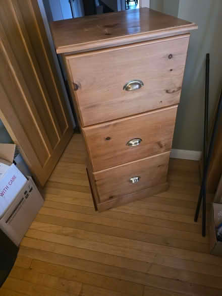 Photo of free 3 draw pine filing cabinet (Farlington PO6) #4