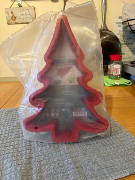 Photo of free silicone xmas molds and an ice tray (WF12 Chickenley / Dewsbury.) #1