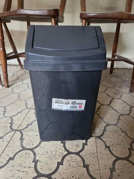 Photo of free Small plastic swing bin (High Barnet EN5) #1