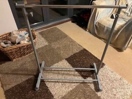 Photo of free clothes rail, Acton, W3 8FG (Chiswick W3) #2