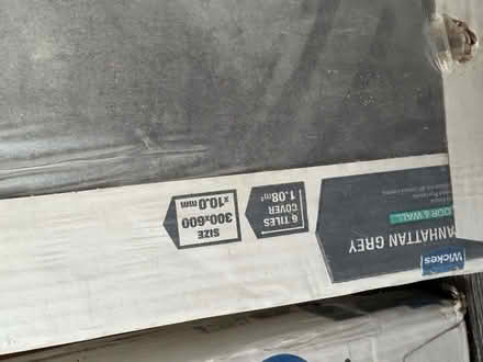 Photo of free kitchen floor tiles (Burnham SL1) #2