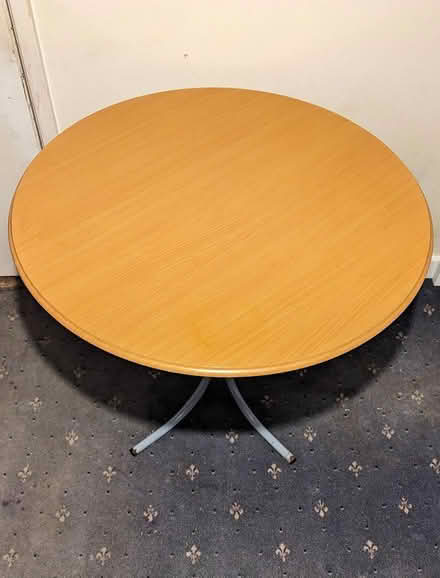 Photo of free Round Table (Important read (PL4 Greenbank.) #1