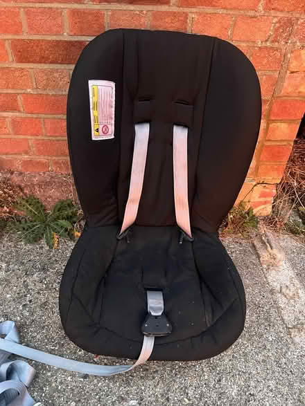 Photo of free Rear facing car seat up to 25kg 6y (PO19 Chichester) #1