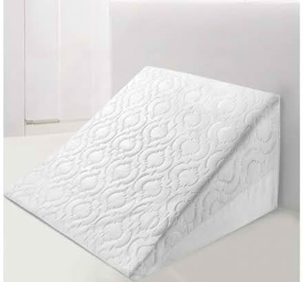 Photo of Bed Wedge Pillow (Old Town TN40) #1