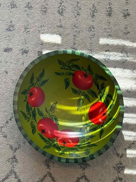 Photo of free Salad serving bowl / fruit bowl (Scarsdale) #1