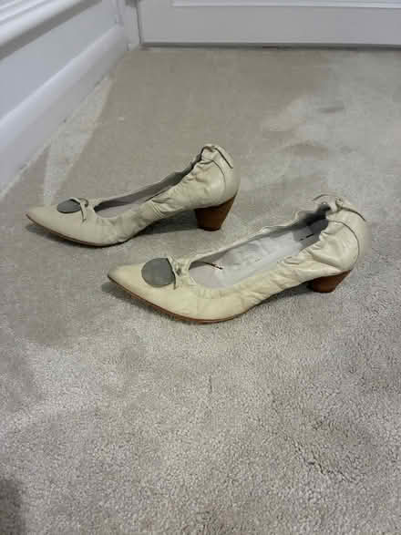 Photo of free Cream shoes Size 40 (7) (Penland Wood TN40) #2