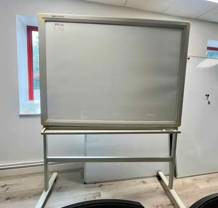 Photo of free White board (Burnley BB11) #1
