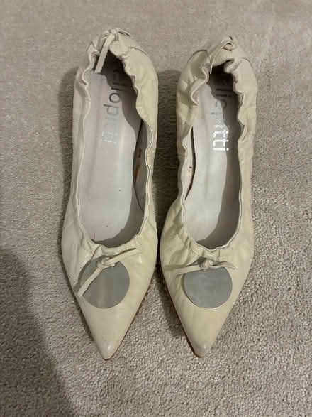Photo of free Cream shoes Size 40 (7) (Penland Wood TN40) #4