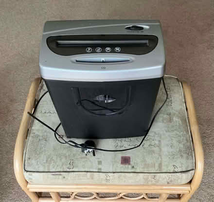 Photo of free Paper and CD/DVD Shredder (Oadby Lodge Farm LE2) #1
