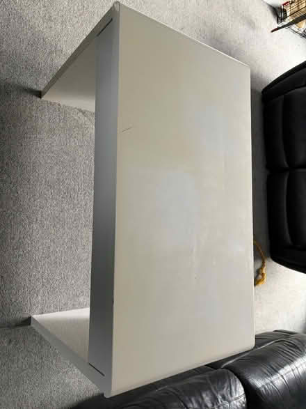 Photo of free White desk with 1 drawer (Hazel Grove SK7) #2