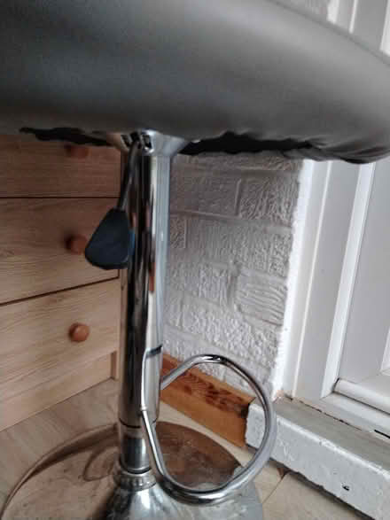 Photo of free Kitchen chairs (Ng5) #4