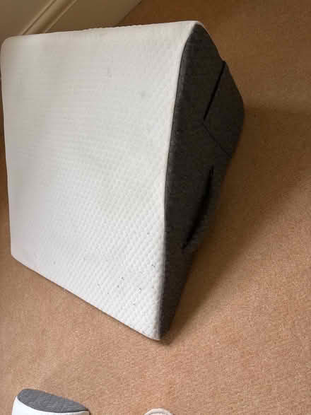 Photo of free Pillow wedge (DN10- mattersey) #2