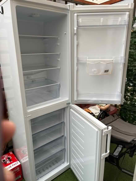 Photo of free indesit fridge freezer (LU2 nr airport) #2