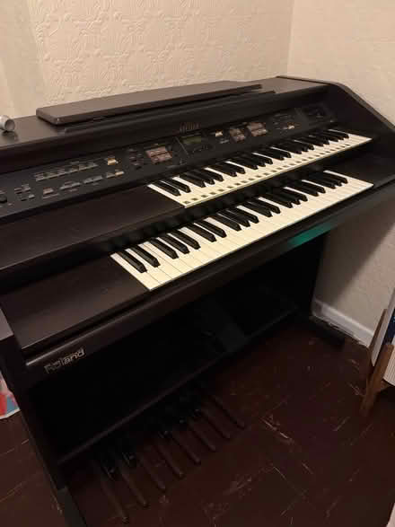 Photo of free Roland keyboard synthesiser electric in fully working order (Quinton B32) #2