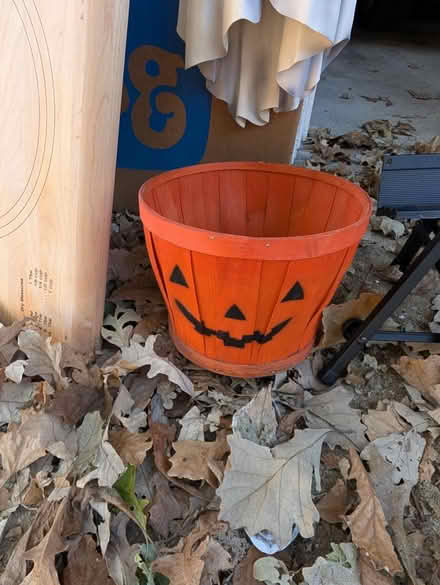 Photo of free Misc art, kitchen, decor (Downtown Oak Park) #2