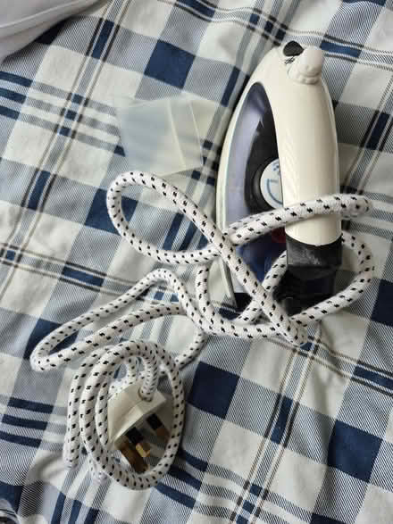 Photo of free Travel iron (Chartham CT4) #2